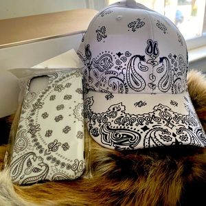 Bandanna hat with matching iPhone 11 case‼️